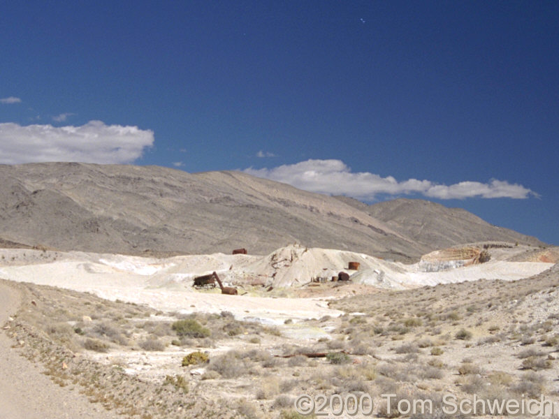 Crater, former mining town.