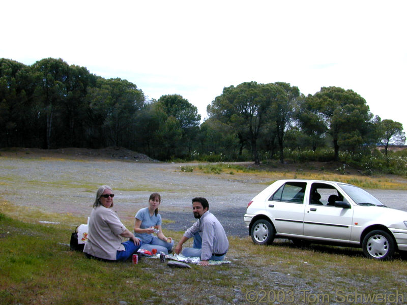 Los Domingueros have a picnic at Rio Tinto
