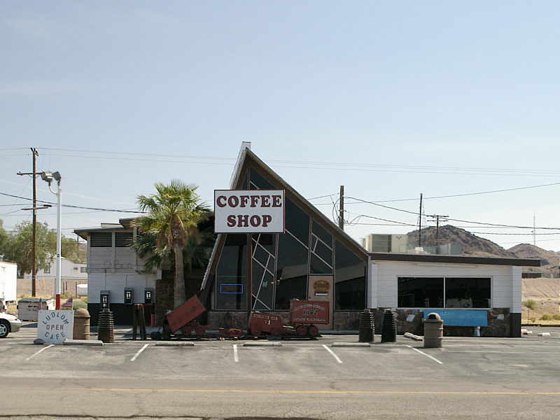 Ludlow Caf e