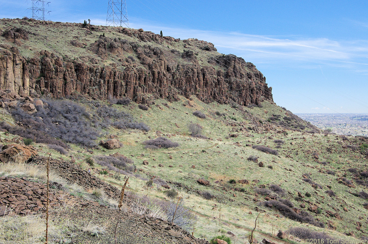 North Table Loop below the south rim of North Table Mountain