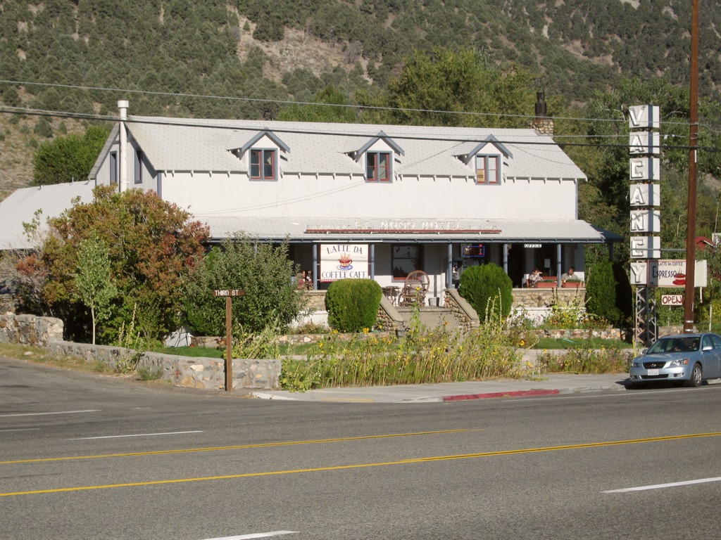 El Mono Hotel and Latte Da Coffee Caf, Lee Vining, Mono County, California